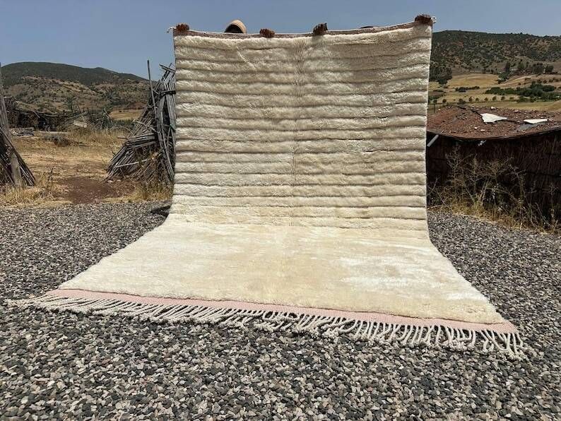 Ecru and beige Moroccan Mrirt rug 350x250 cm – textured minimalist design