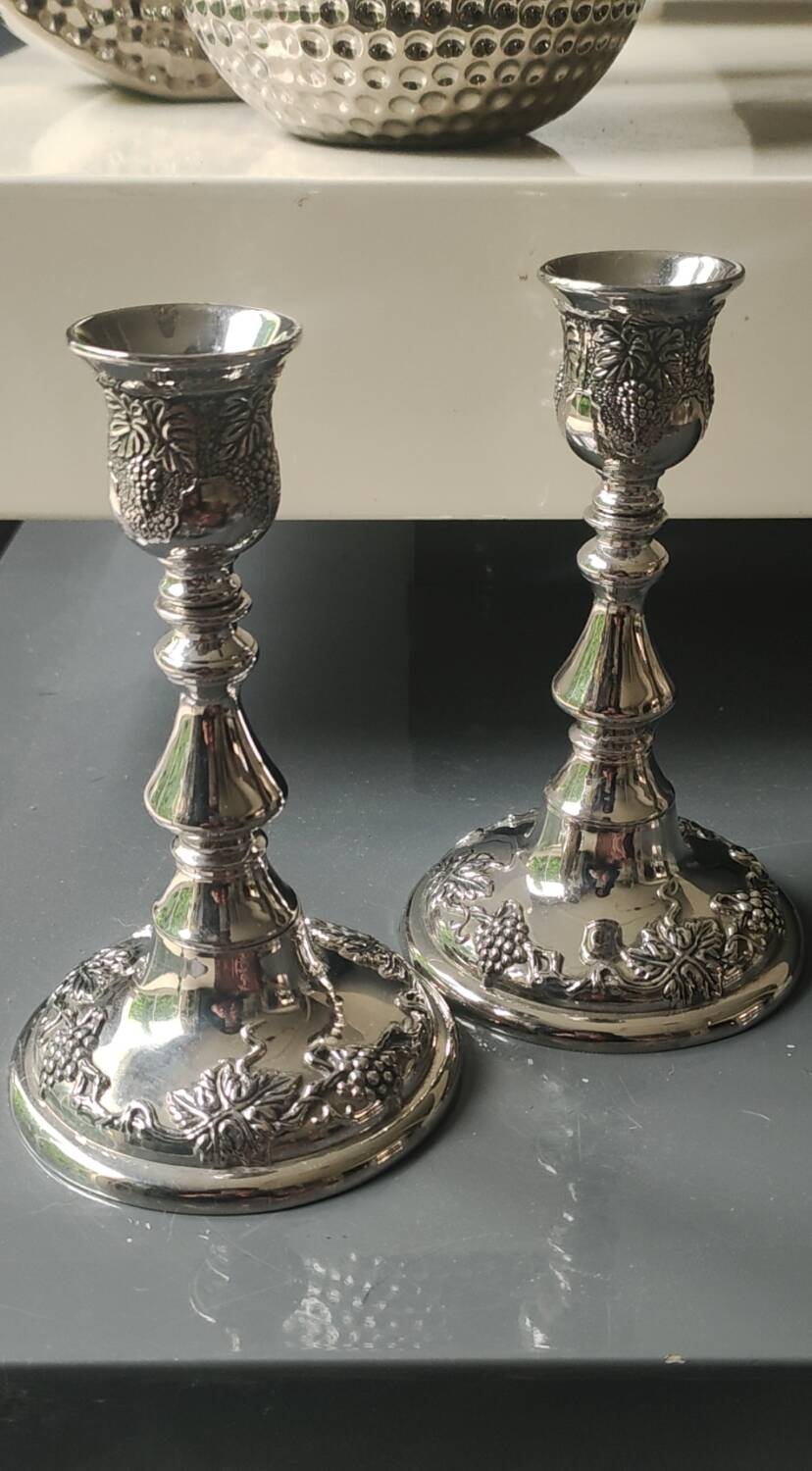 Paire Bougeoirs Hébraïques/Shabbat. Karshi Israël 1955 En métal Alpaca