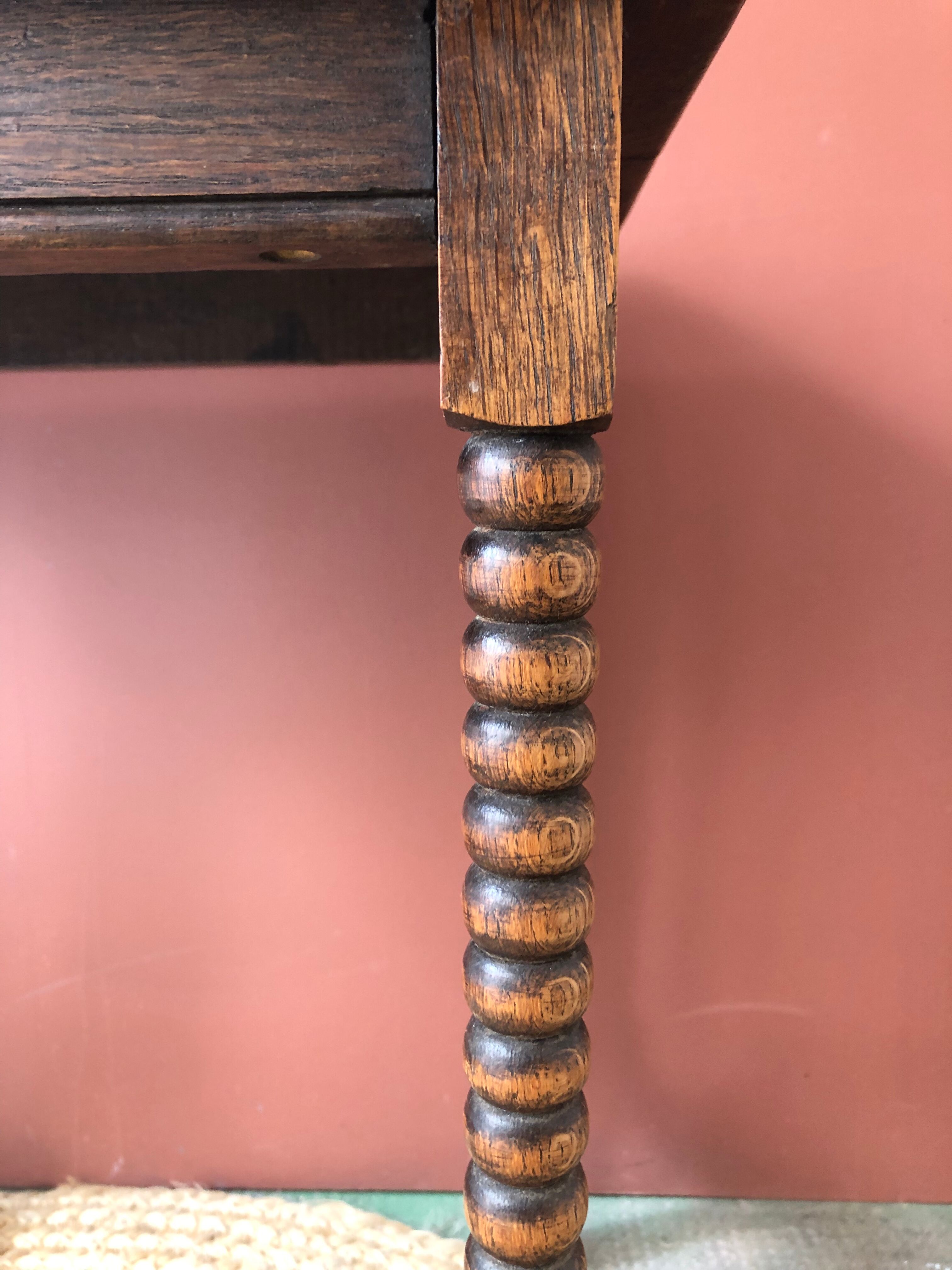 Side table in turned wood