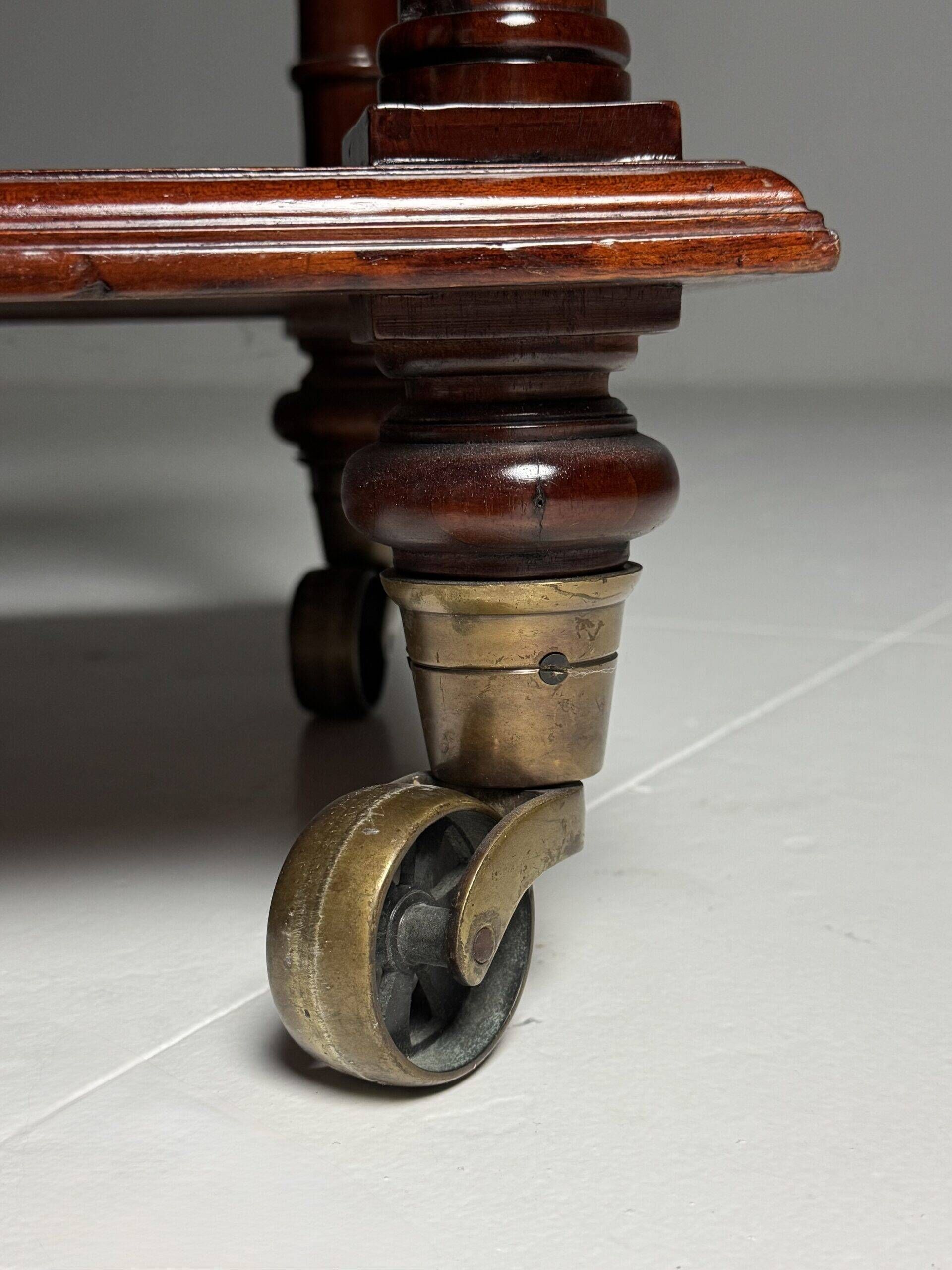 Mahogany étagère 20th century