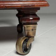 Étagère en acajou du 20e siècle