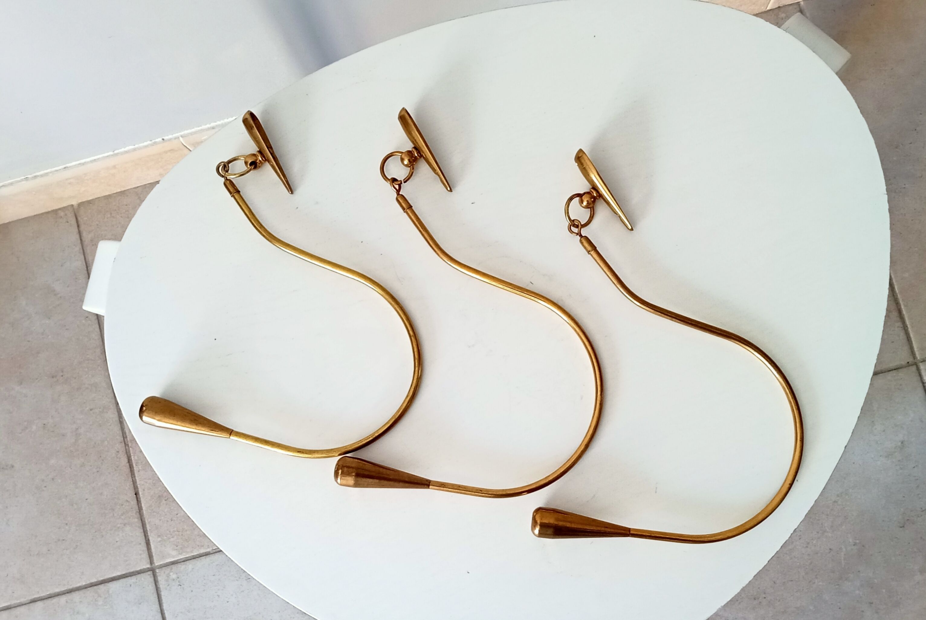 Vintage patère in solid golden brass