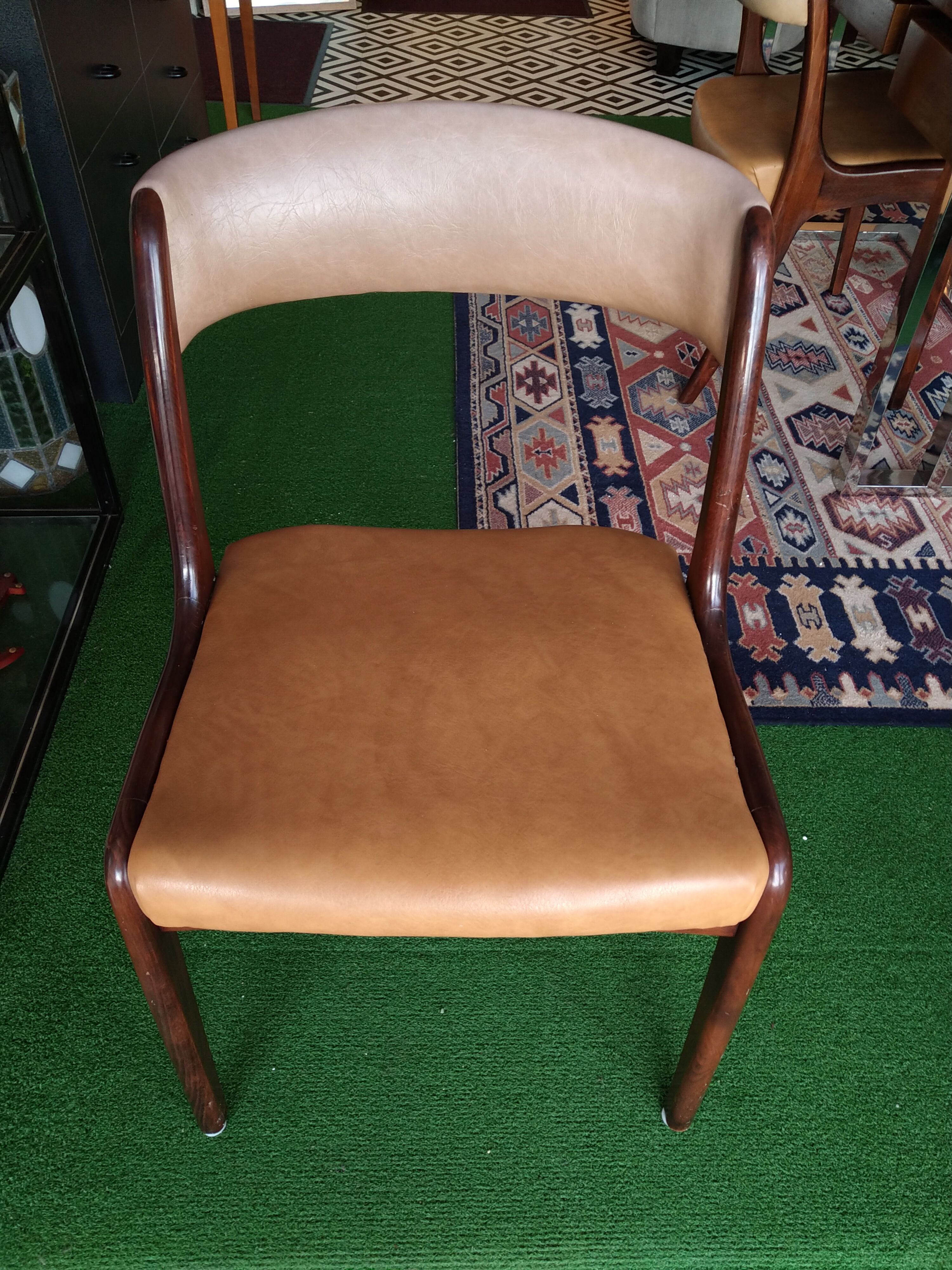 Lot de six chaises teck années 60