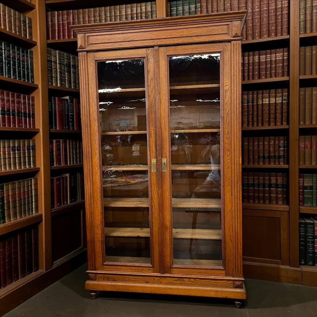 Vintage wooden laboratory cabinet/display cabinet/pharmacy cabinet