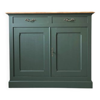 Green Parisian buffet