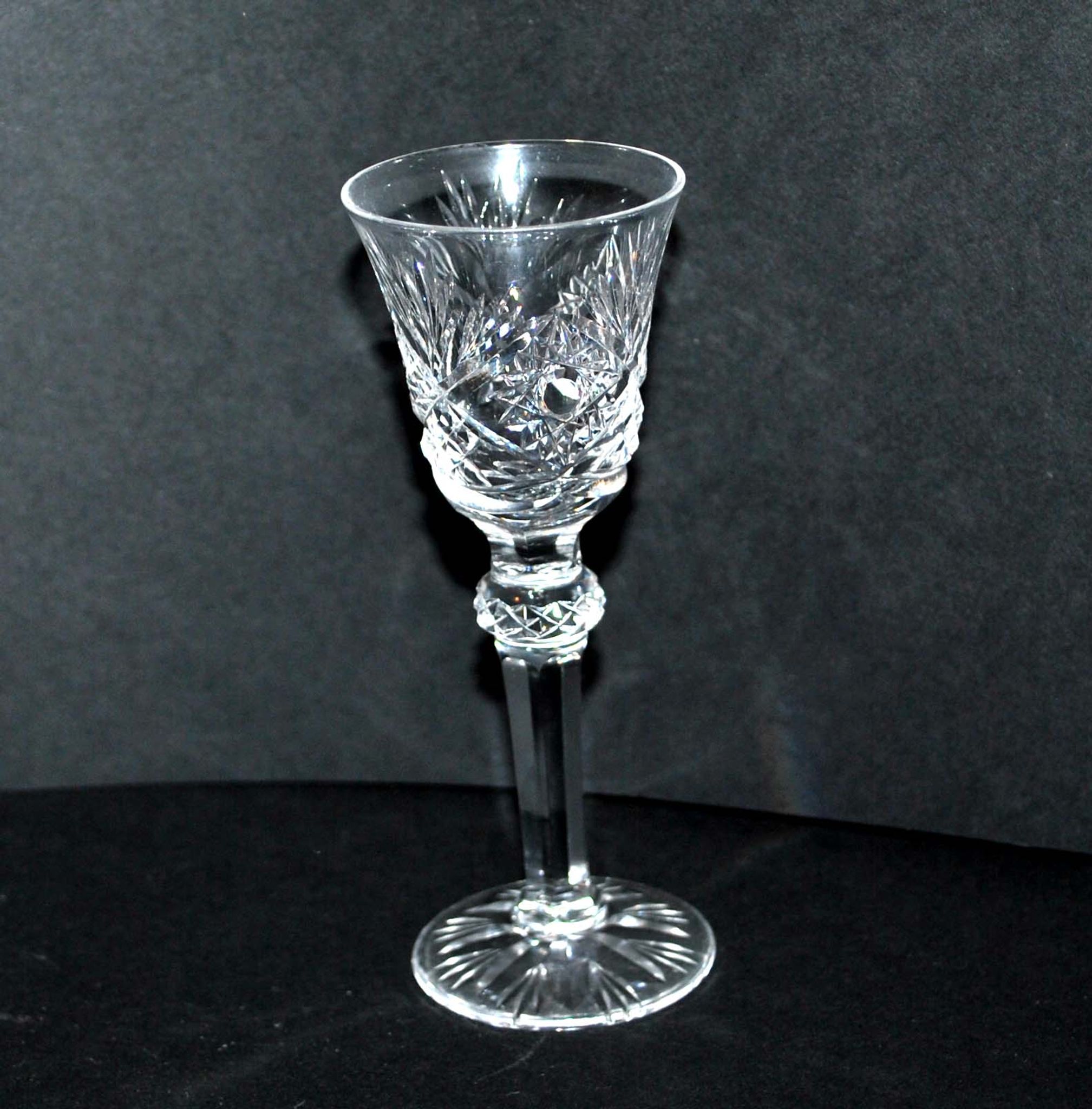 Series of 6 diamond cut crystal liqueur glasses Cristallerie Lorraine Lemberg 11cm