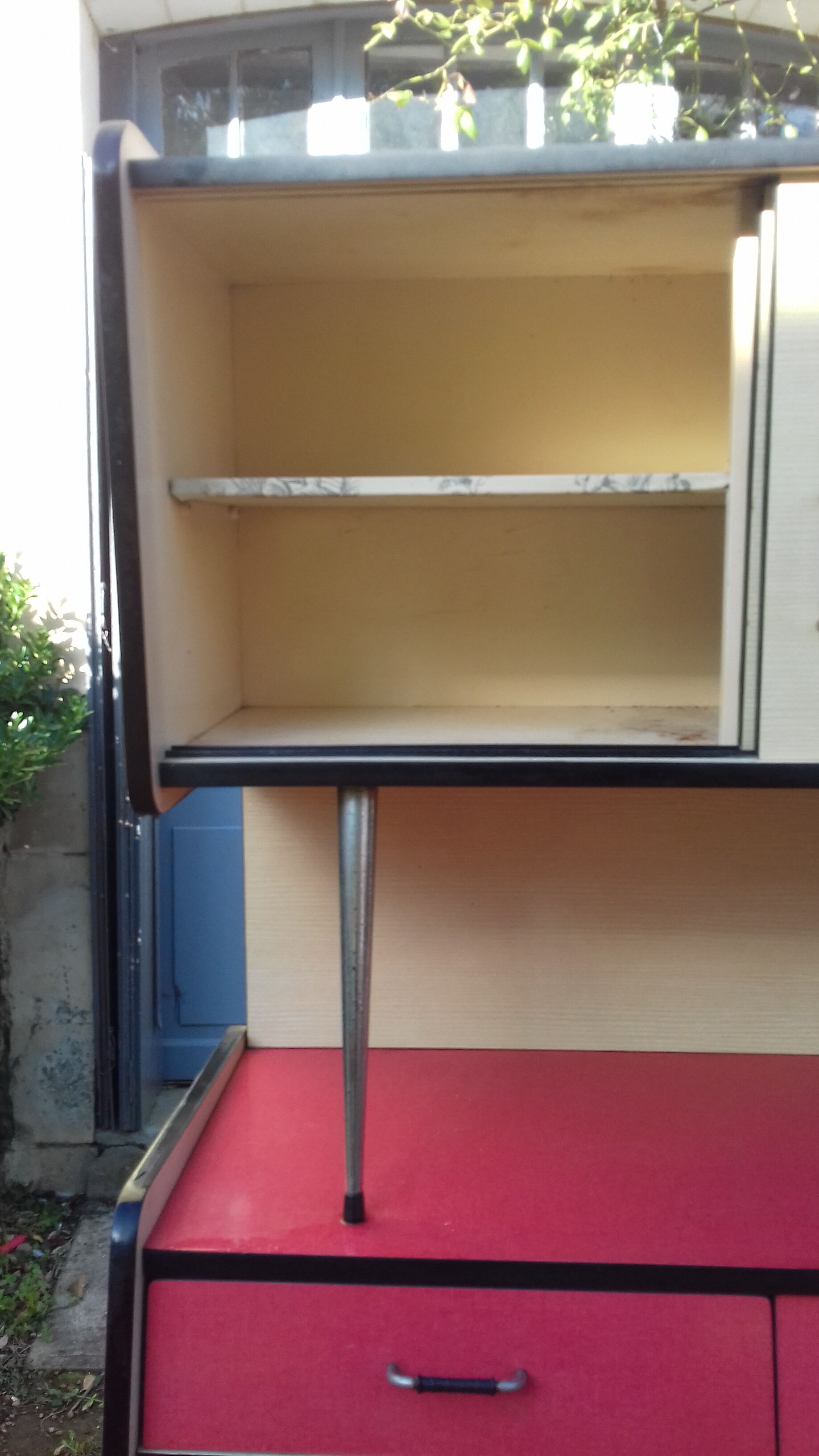 Formica kitchen buffet