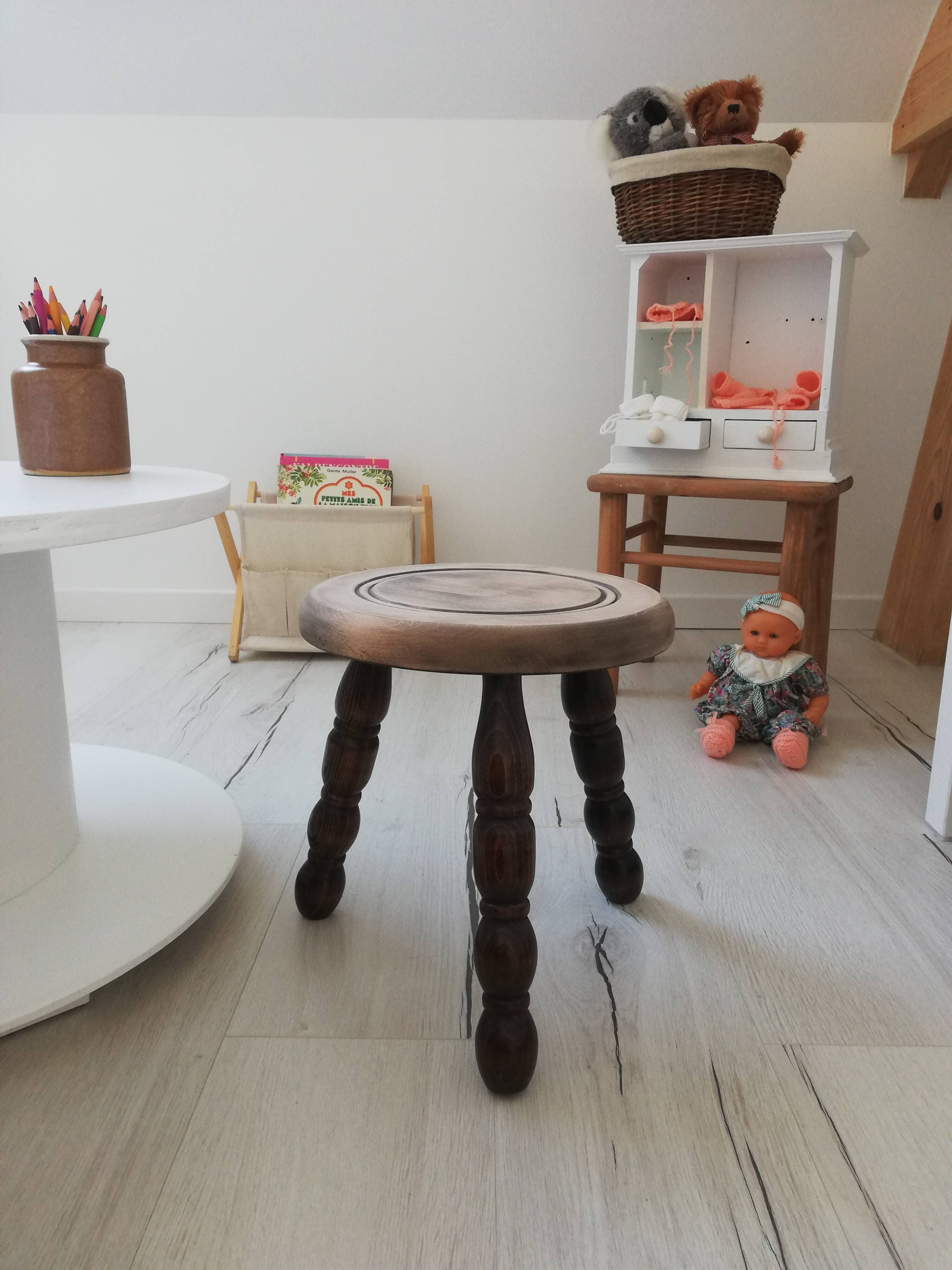 Vintage tripod stool