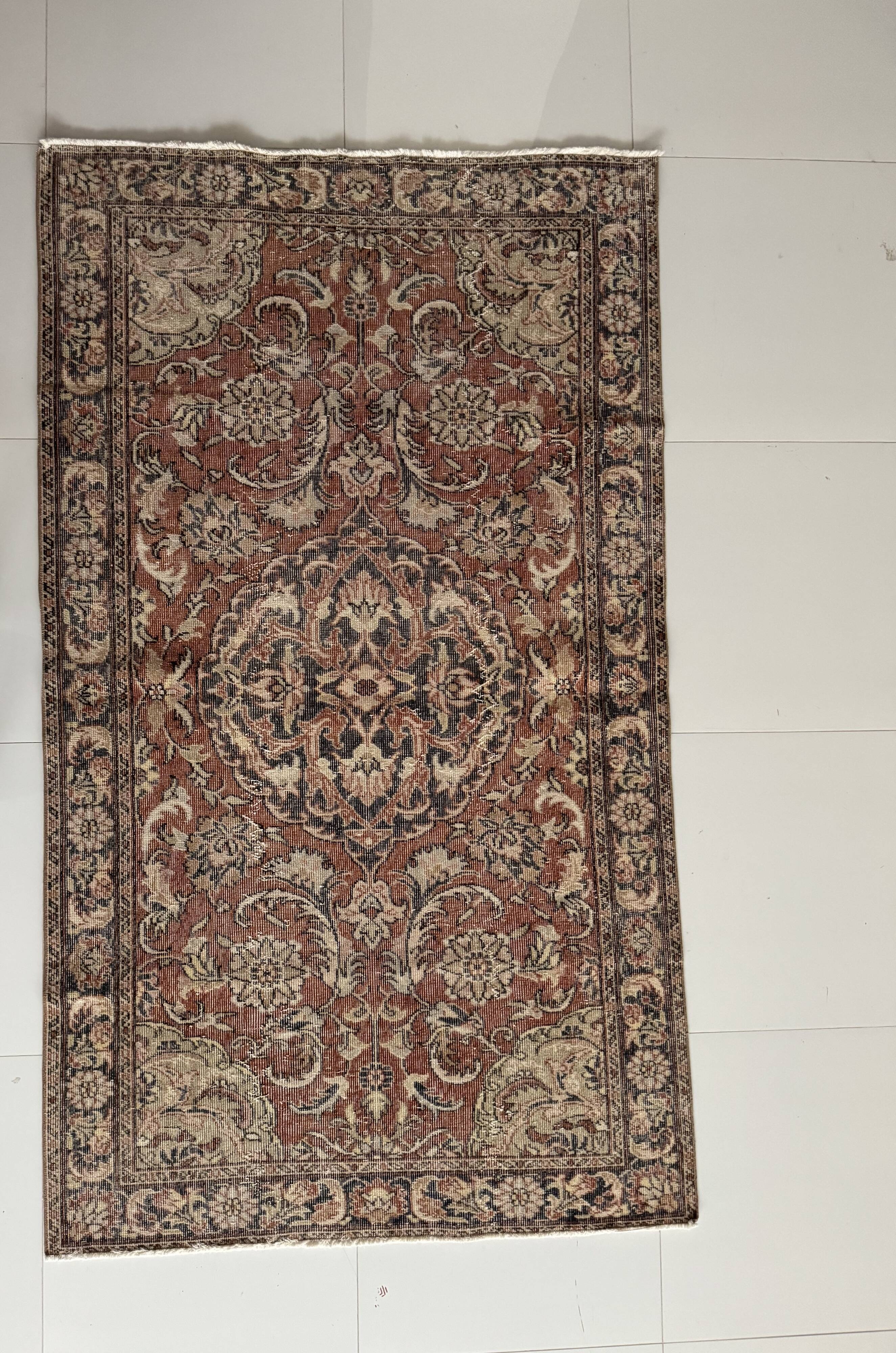 125x217 Cm Hand Knotted Wool Blue Red Tones Vintage Rug, Oriental Turkish Floral Rug