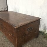Old solid oak chest early XVIII Brutalist