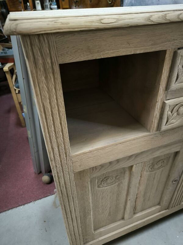 Buffet en chêne massif naturel vers 1920