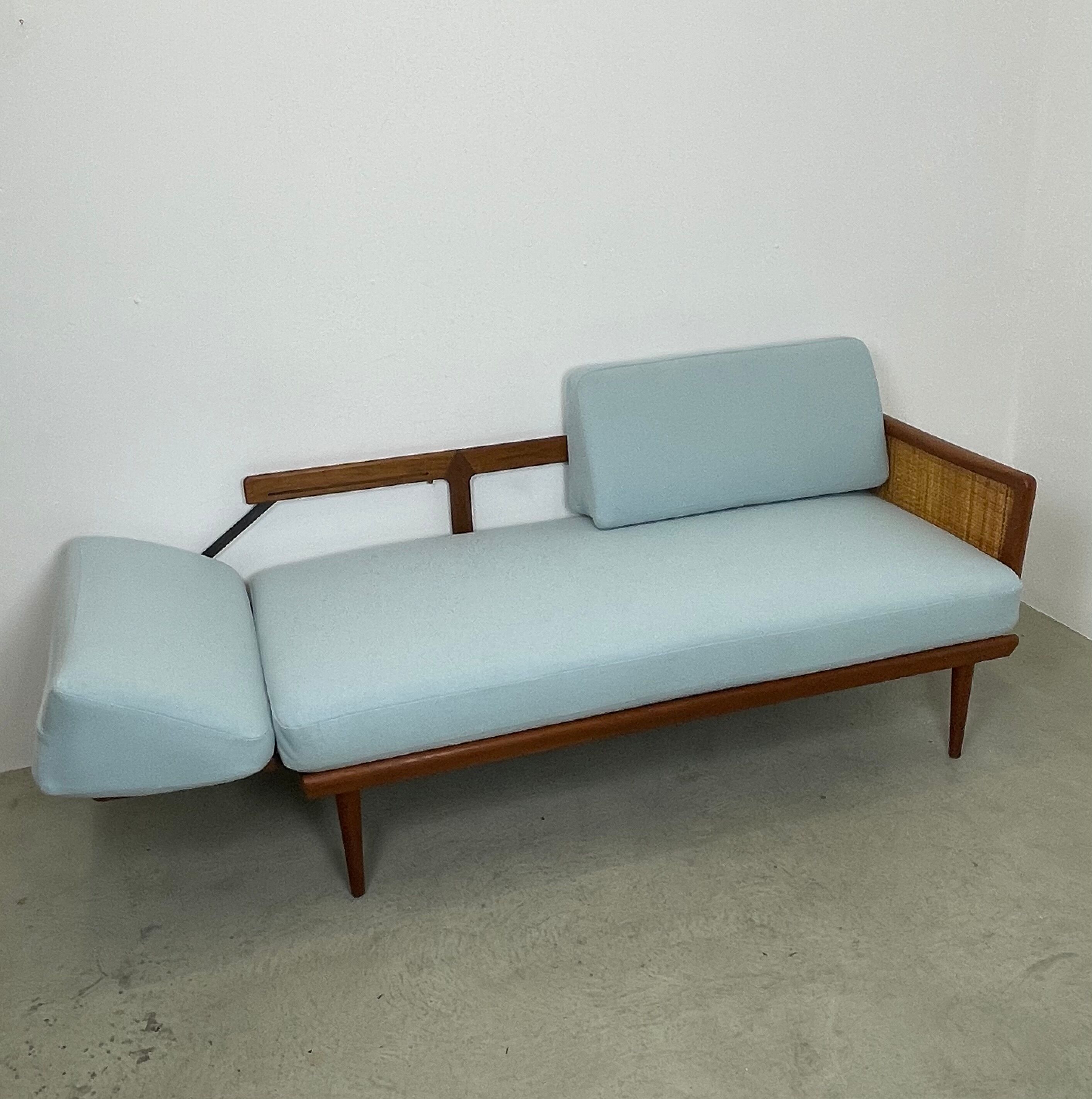 FD451 daybed by Peter Hvidt & Orla Mølgaard-Nielsen for France & Son