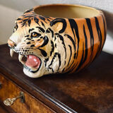 Ancient tiger head pot cache