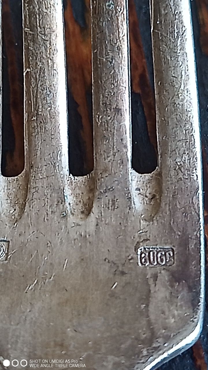 4 vintage silver metal cutlery - 209 grams