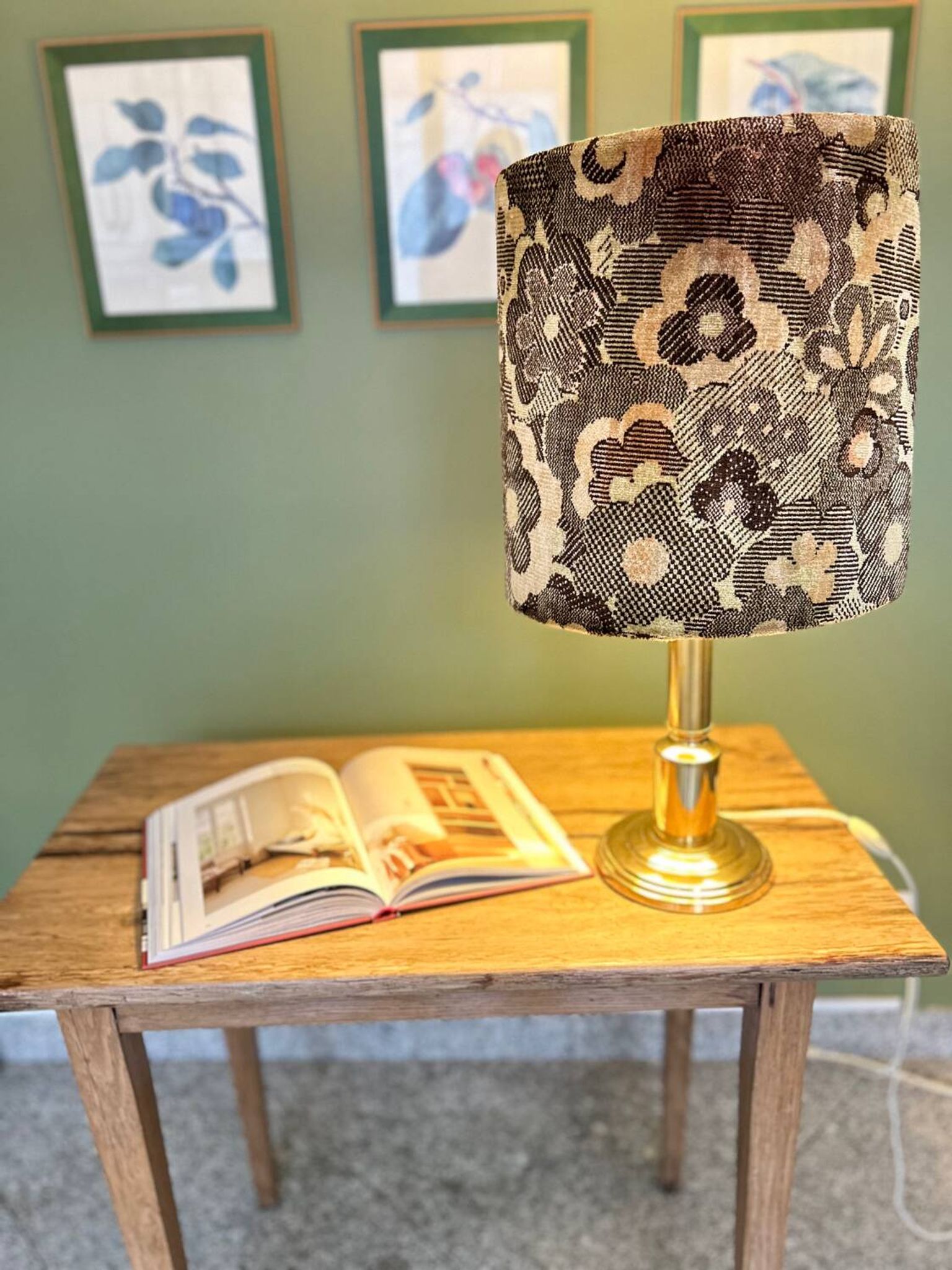 Lampe laiton et velours 1970
