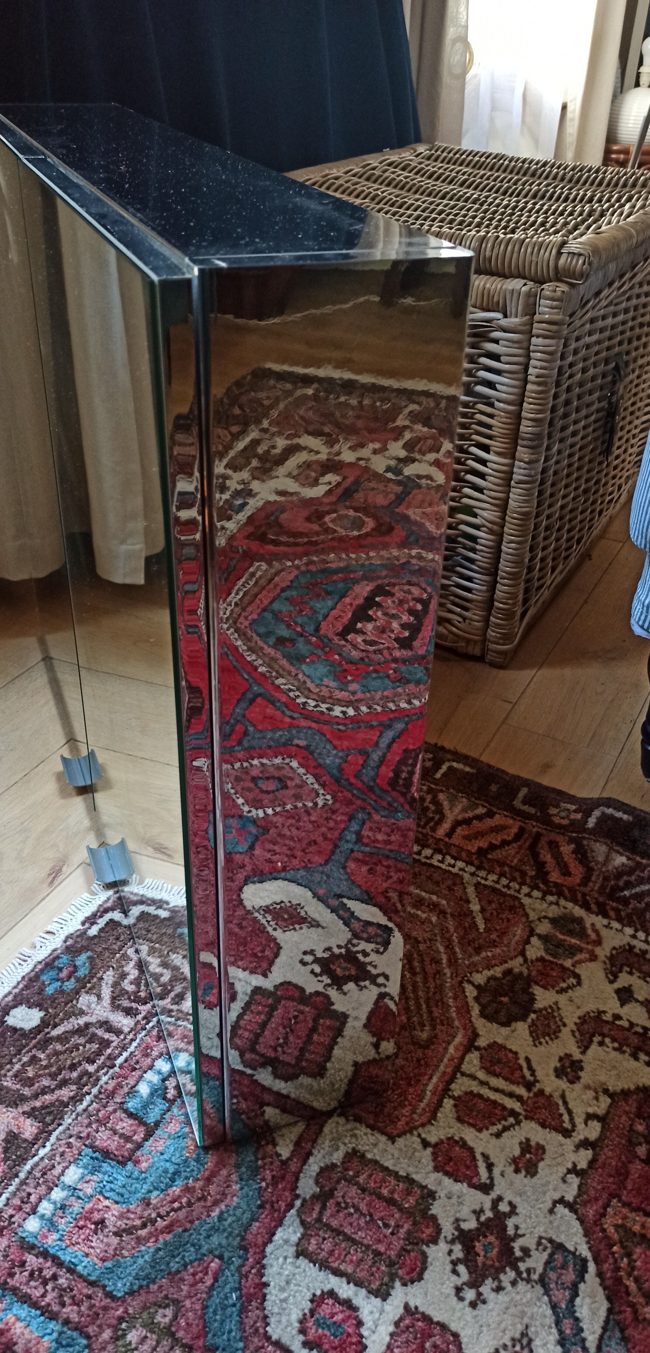 Bathroom mirror cabinet