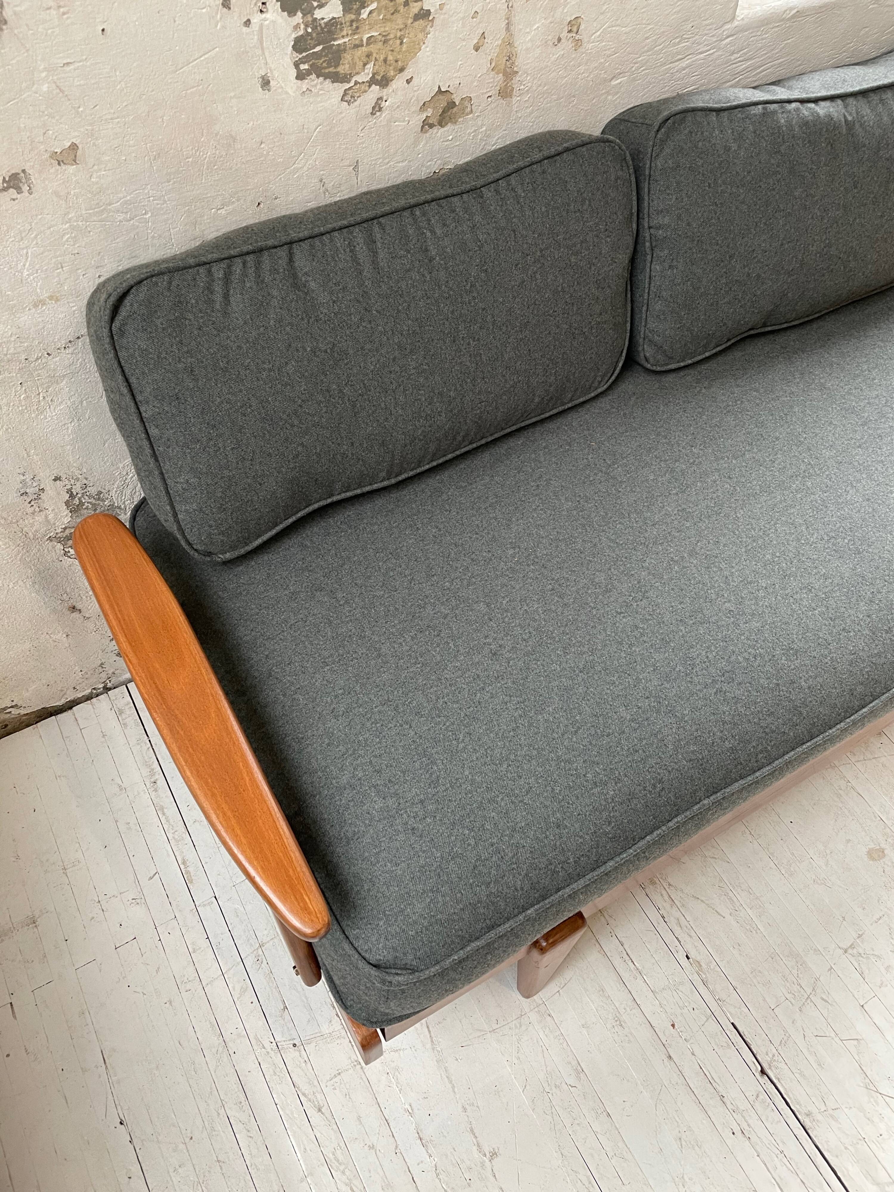 Daybed expandable Scandinavian 2-seater bench