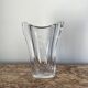 Vase en cristal signé Daum France design vintage dimension : hauteur -23cm- largeur -16cm-