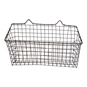 Metal basket basket wire mesh vintage brass mail storage wall magazine magazine holder