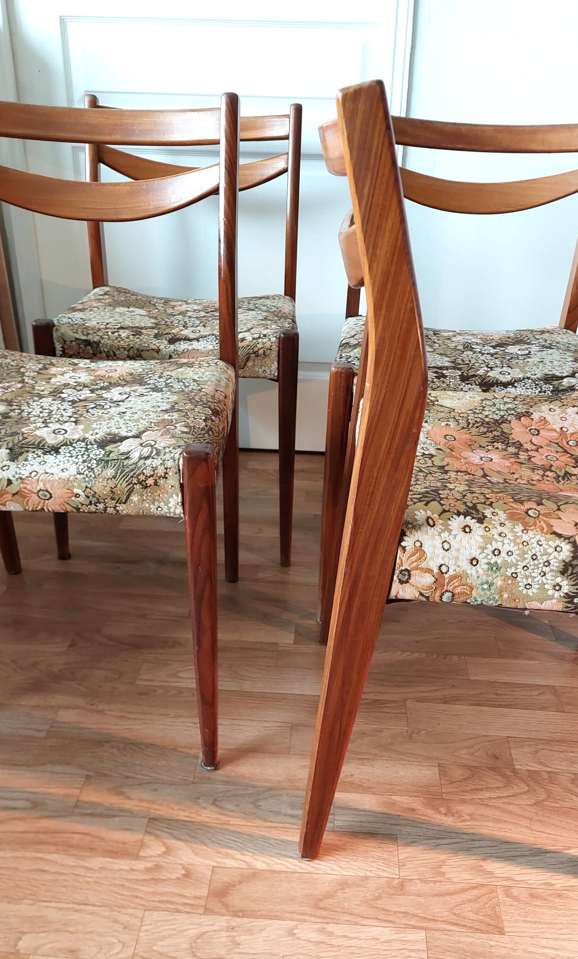 Série de 4 chaises scandinaves en palissandre 1960.