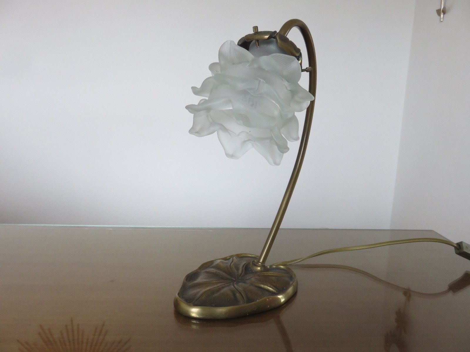 "Water lily" Huguenin bronze art nouveau lamp