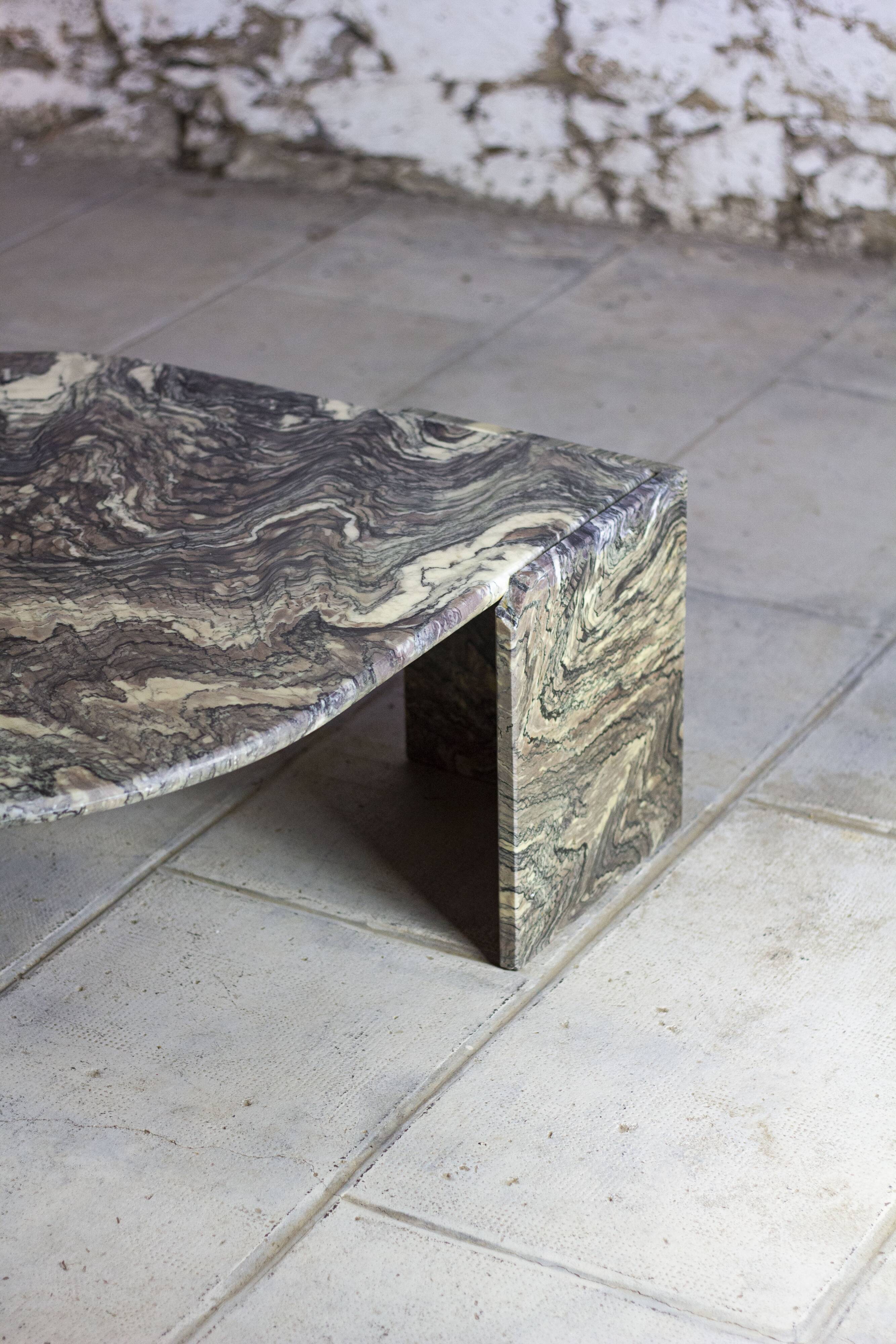 Table basse en marbre forme oeil par Roche Bobois, 1970