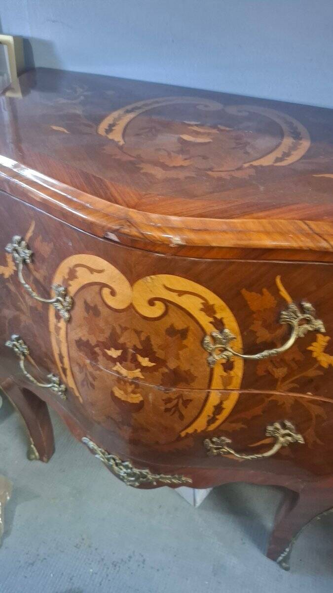 Commode de style louix xv en marqueterie