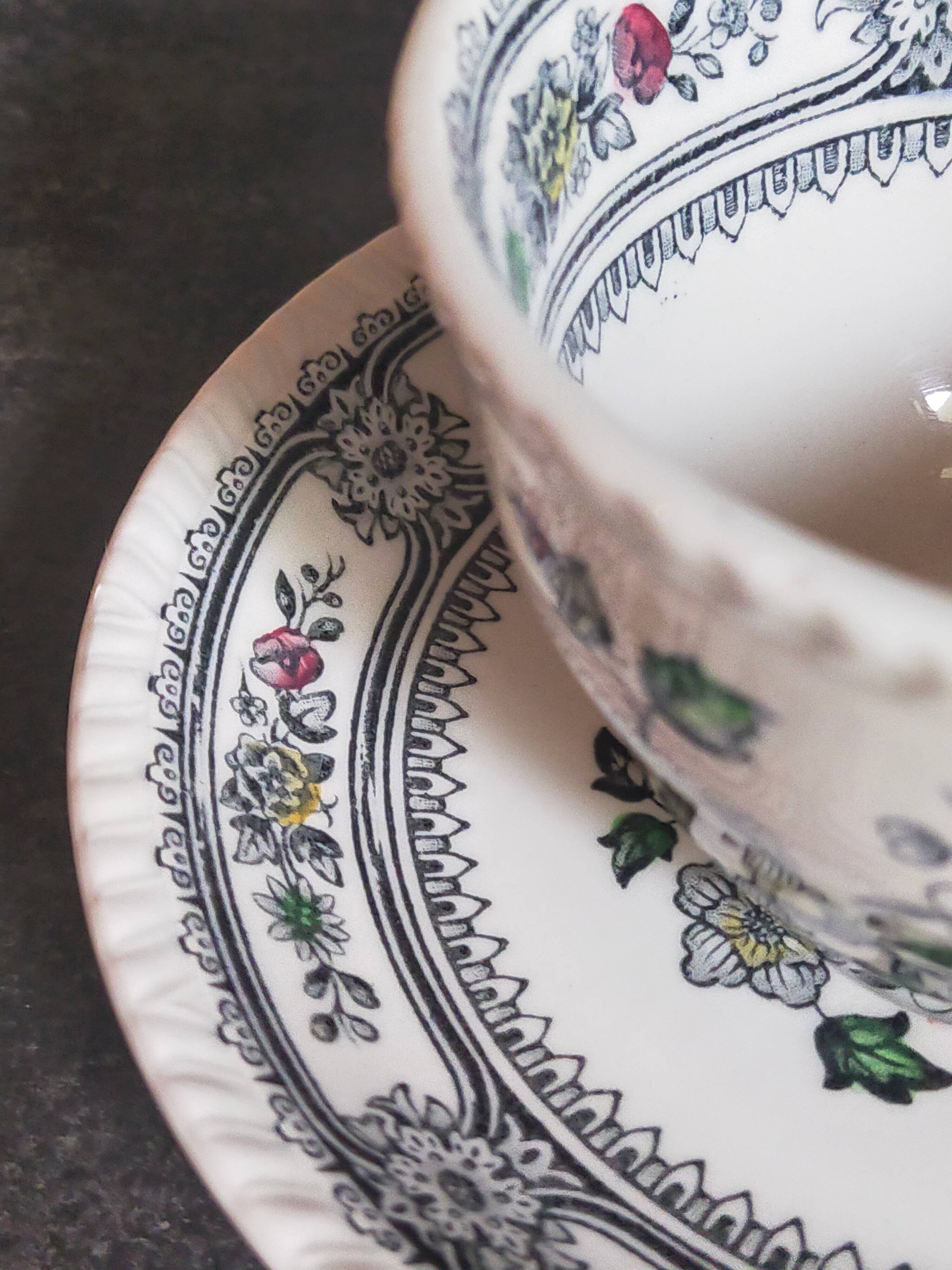 Two vintage wood & sons english lunches "dorset" service