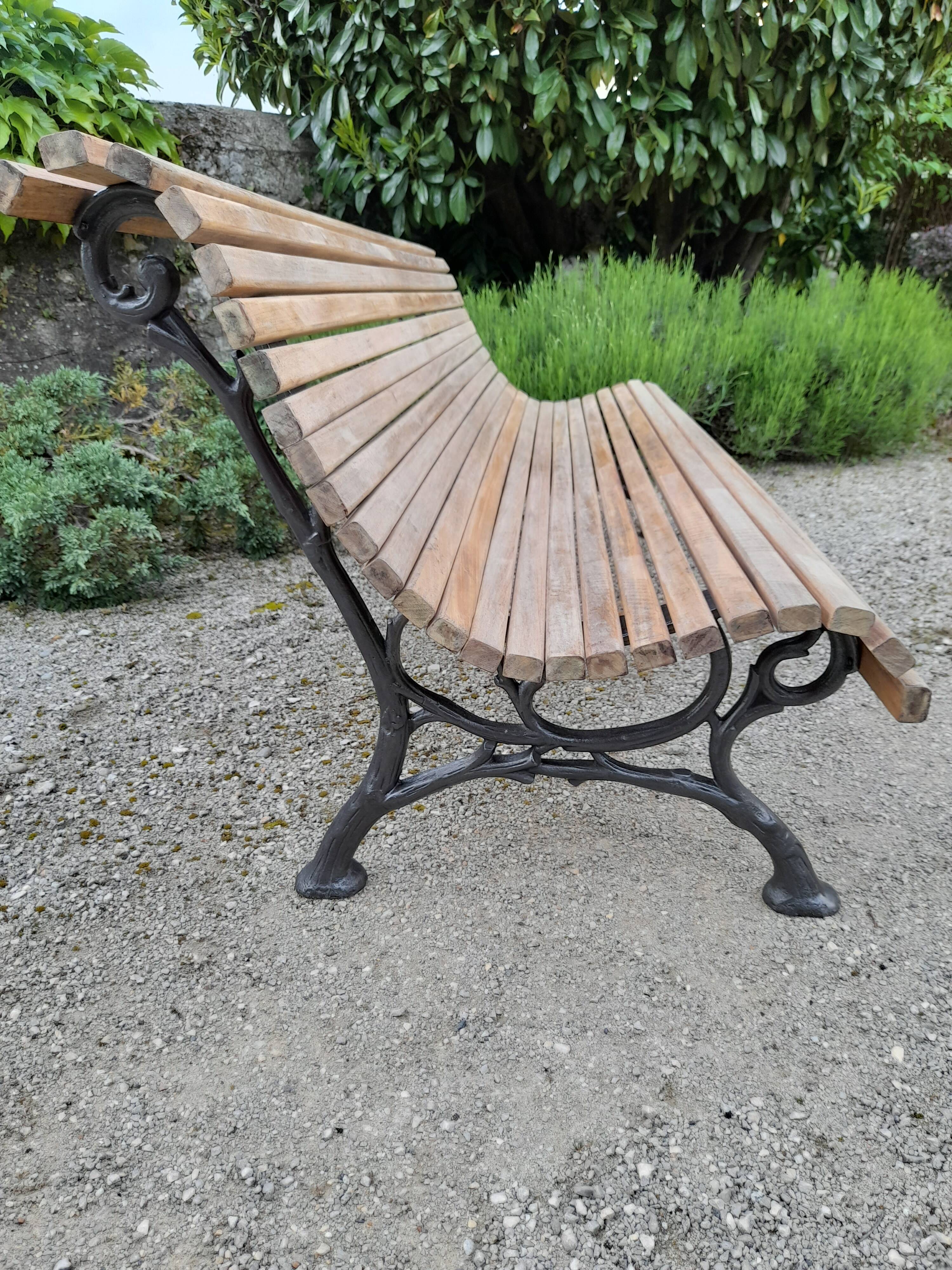 Banc de jardin ancien