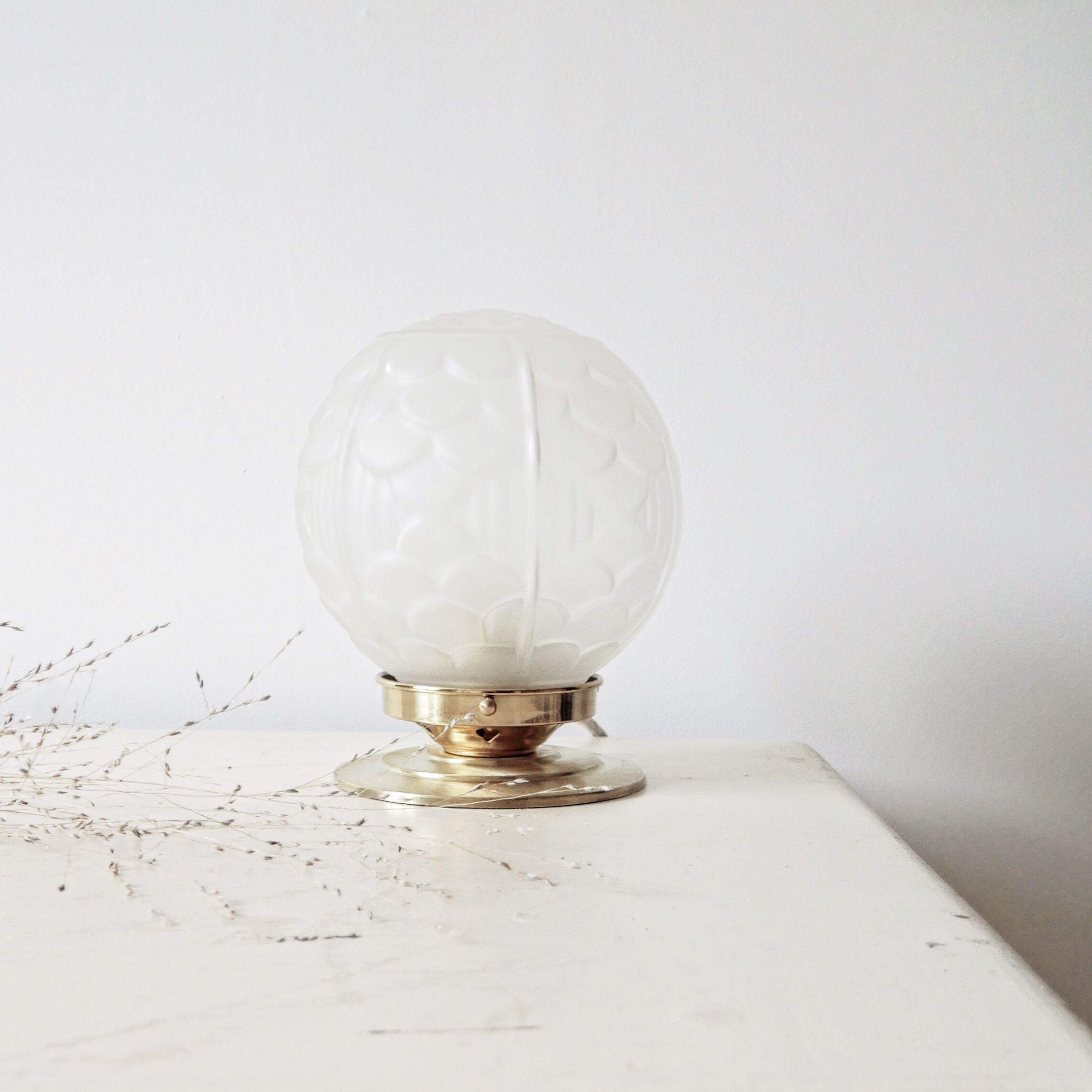 Lamp art deco scales