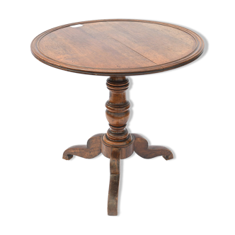 Walnut pedestal table
