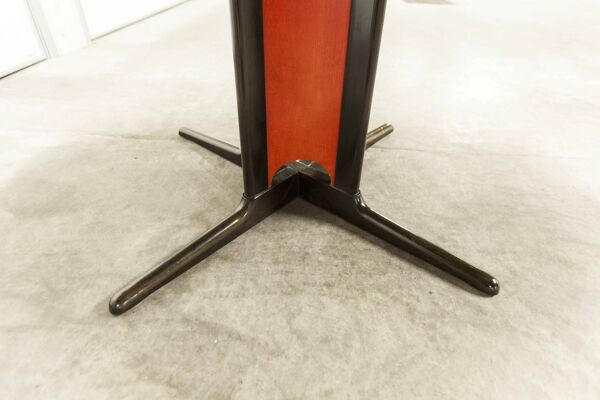 Table et 6 fauteuils Baumann Diese,design Pagnon Pelhaître couleur Wengé et rouge