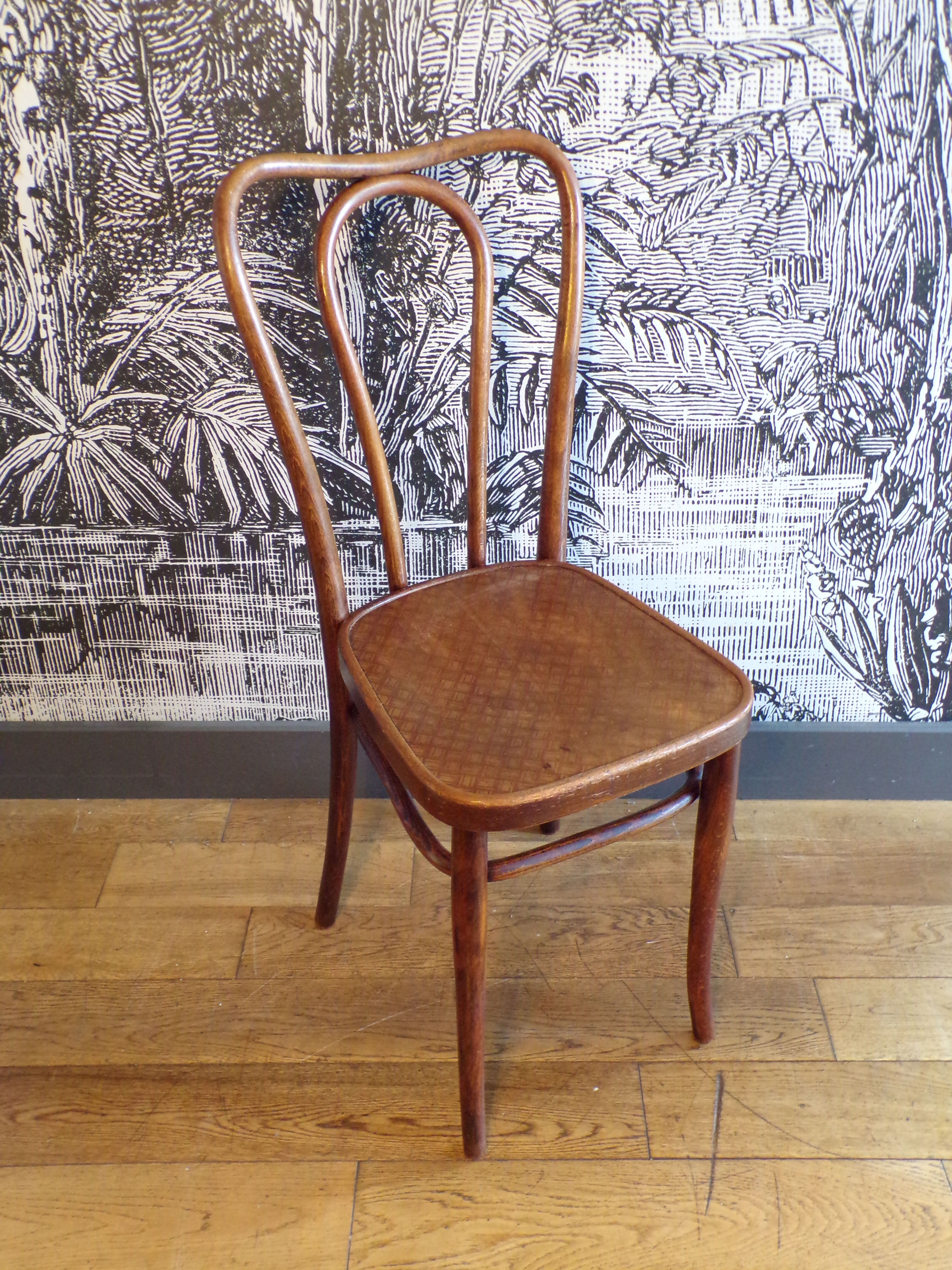 Bistro chair 1900 in curved wood