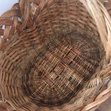 Former twisted wicker basket