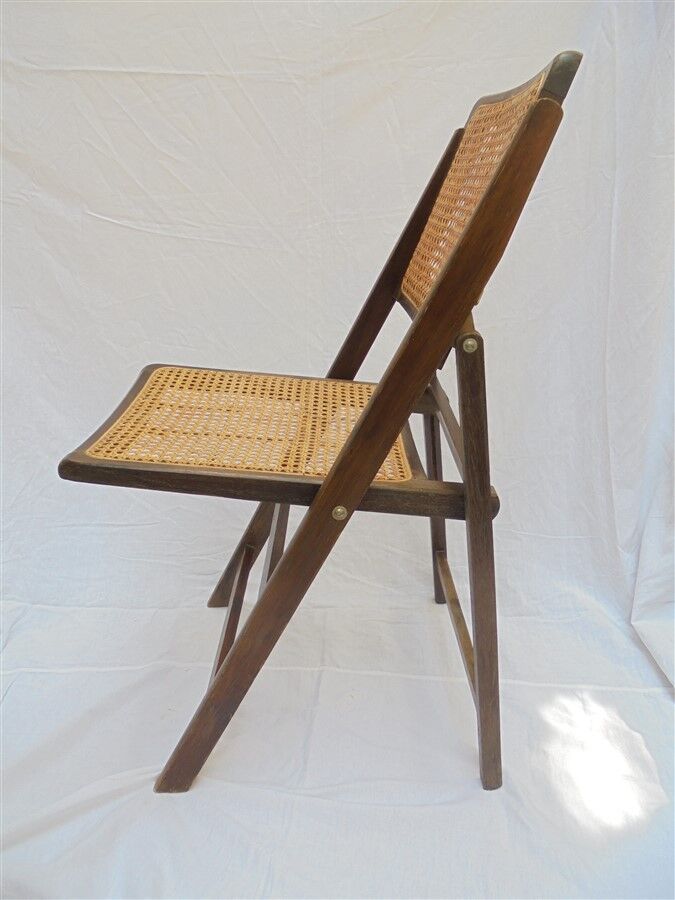 Chaise pliante en bois et cannage