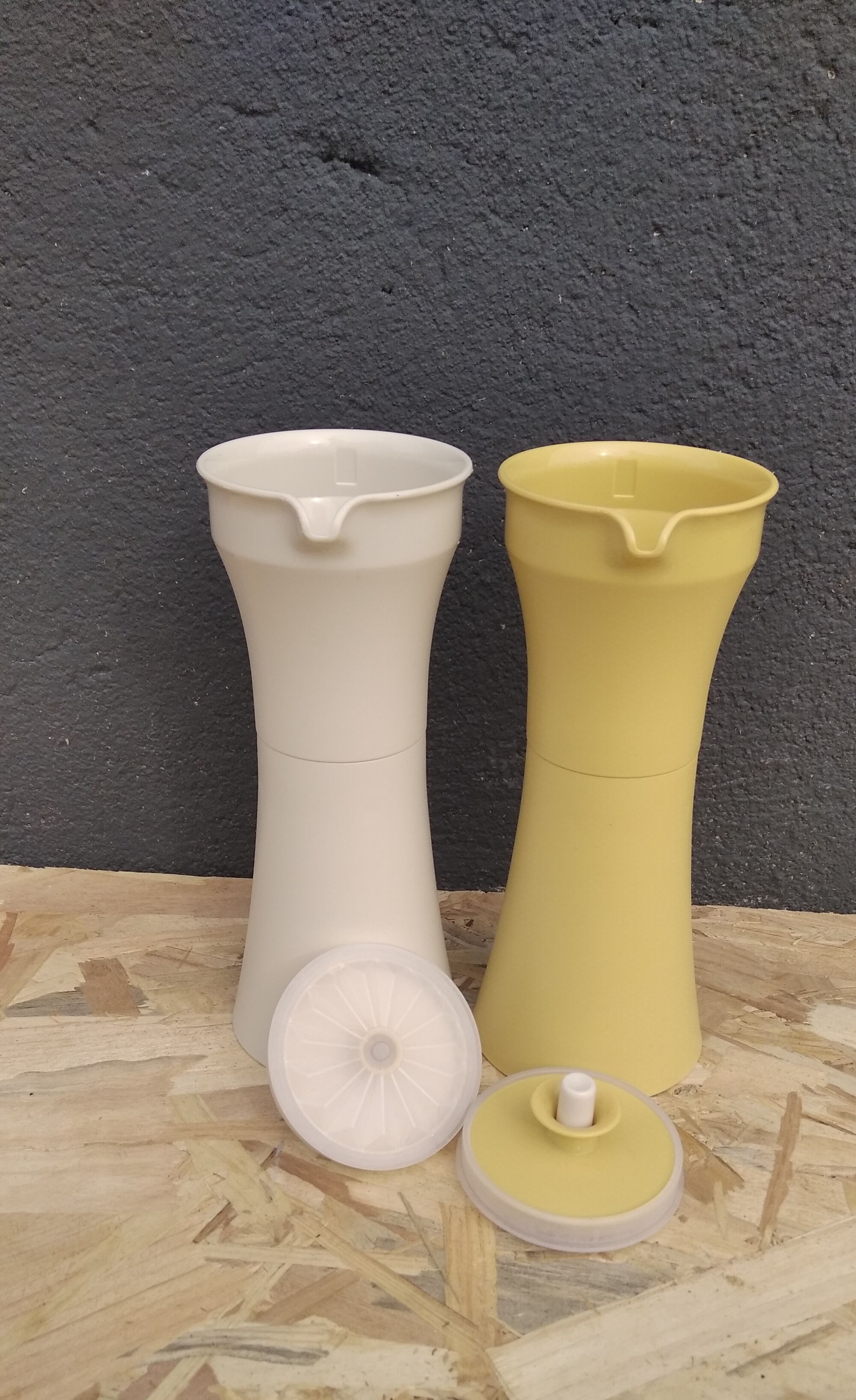 Tupperware oil/vinegar maker