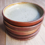 5 small plates in sandstone