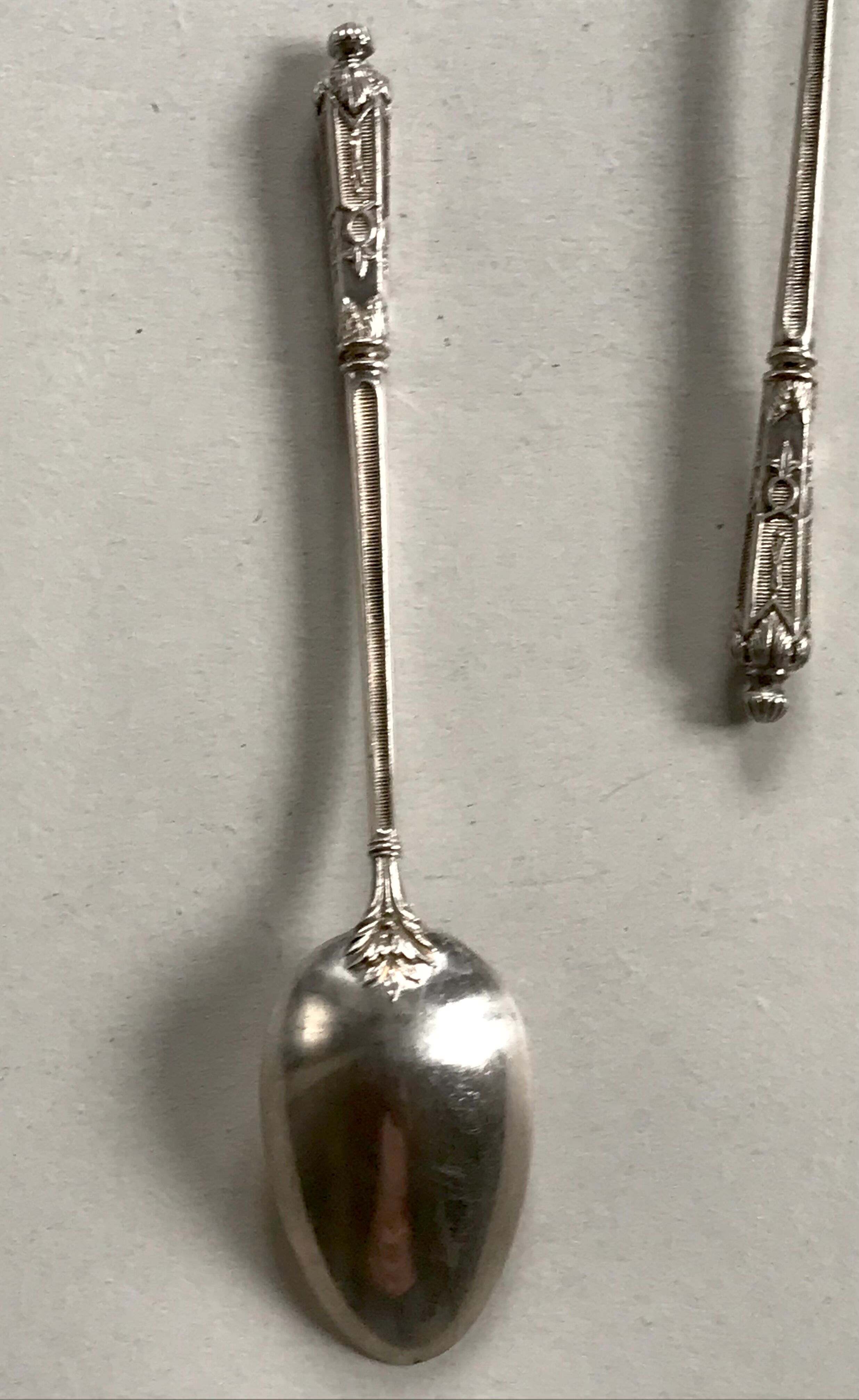 12 teaspoons silver metal