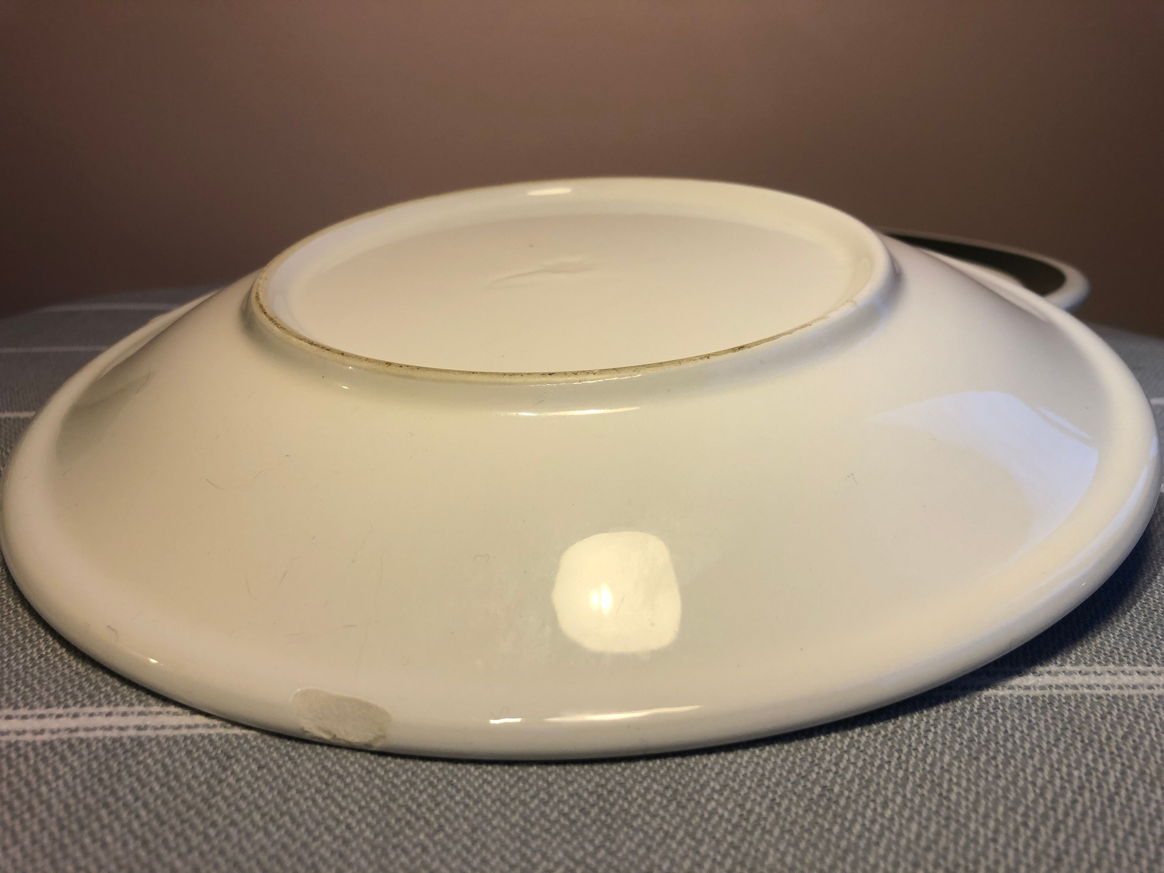 Hollow porcelain plates style Basque stripes burgundy and green