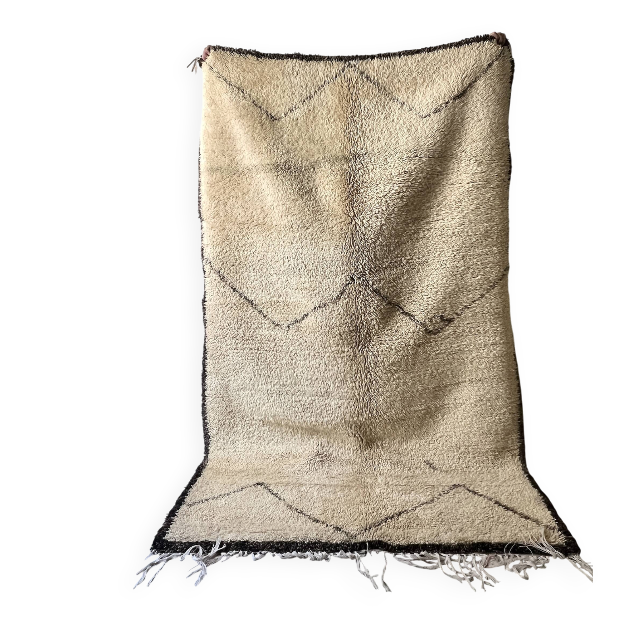 Large ancient Berber rug in ecru and black, 100% pure virgin wool.