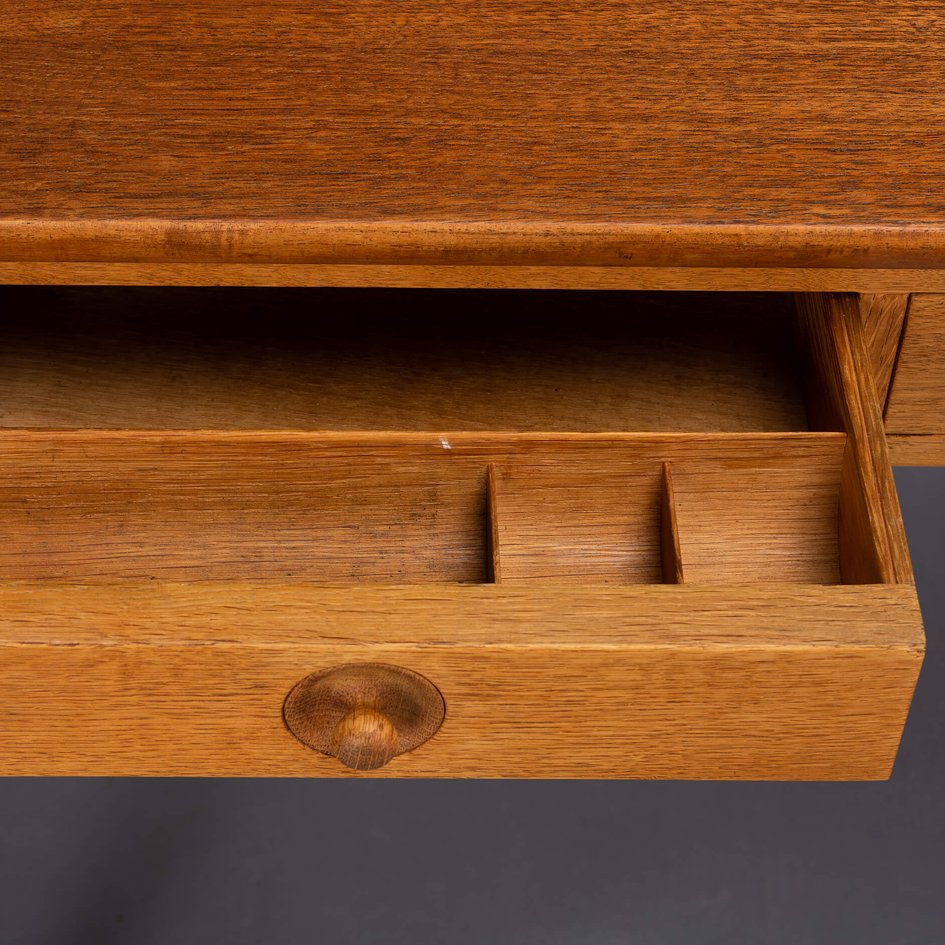 Design midcentury modern desk AT-305 by Hans J. Wegner for Andreas Tuck, 1950s