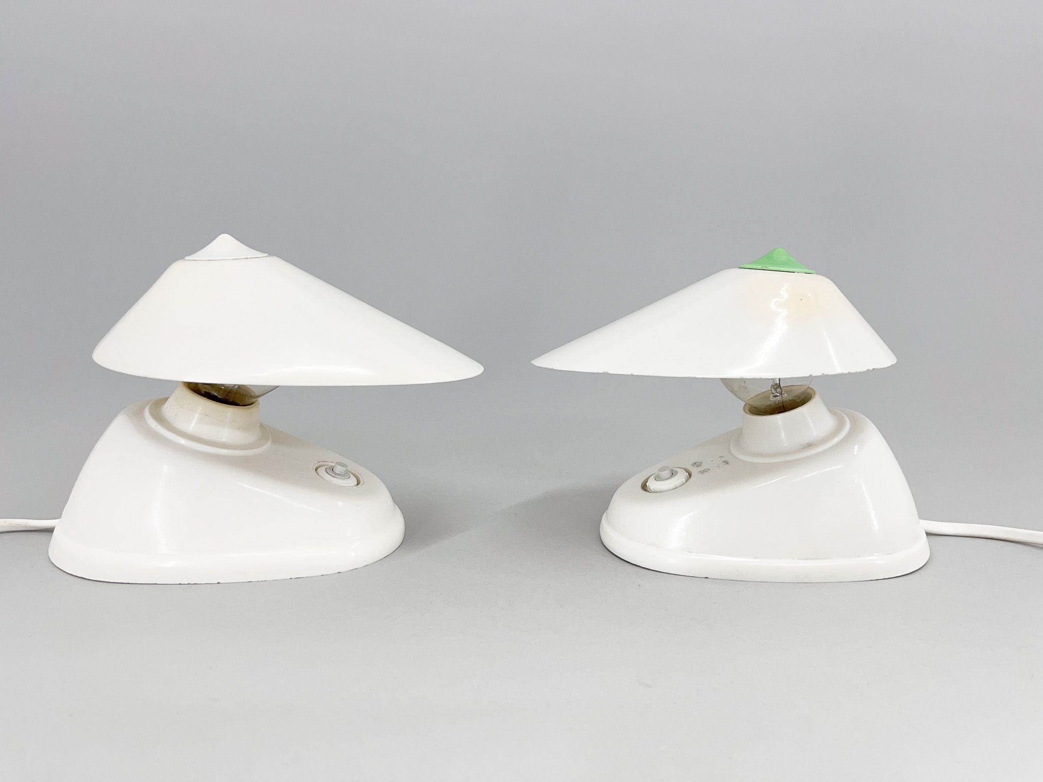 Lampes de table ou murale en bakélite blanche des années 1960, Tchécoslovaquie