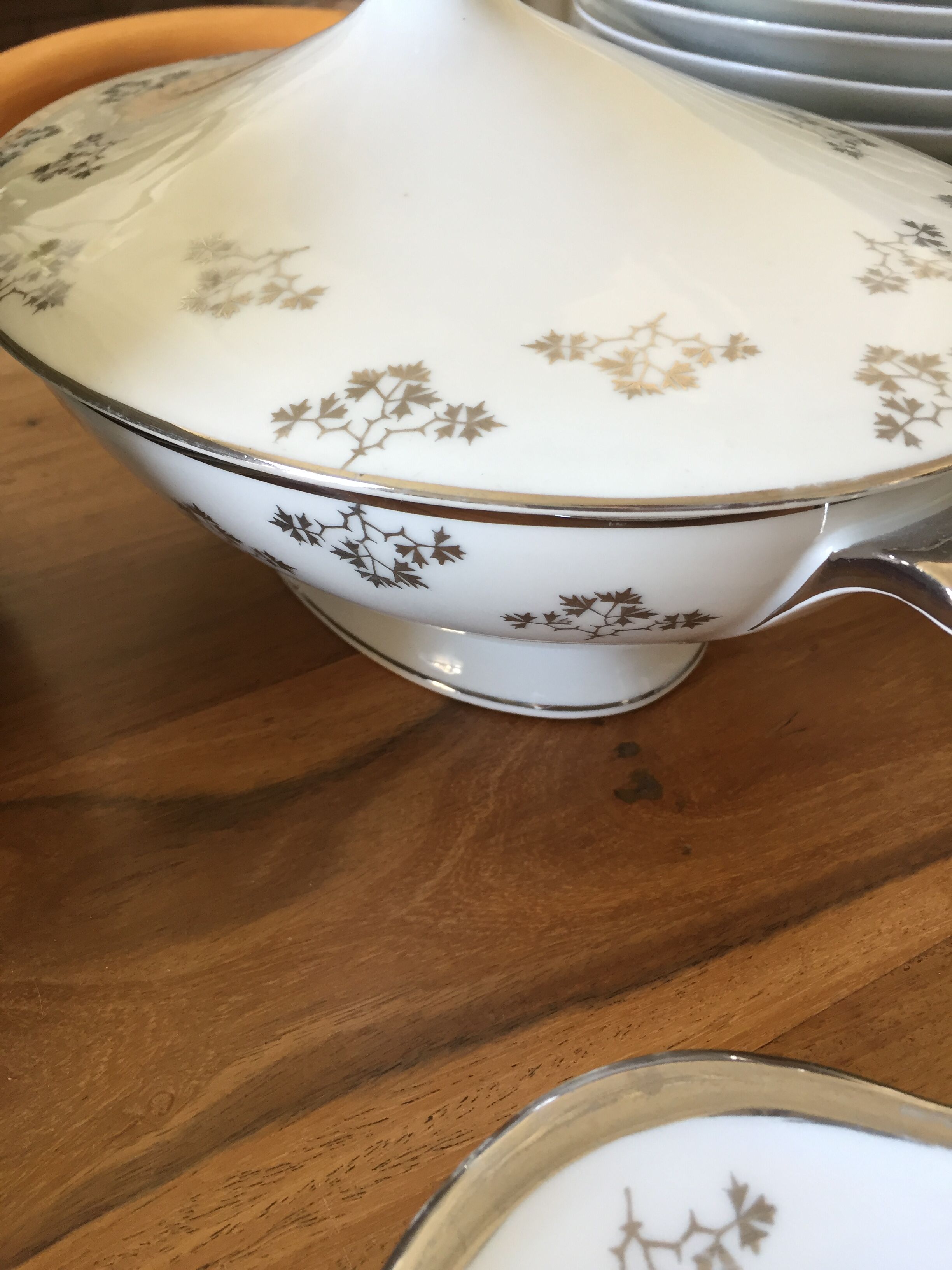 Service 70 pieces porcelain from limoges art deco