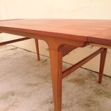 Scandinavian style table with extensions