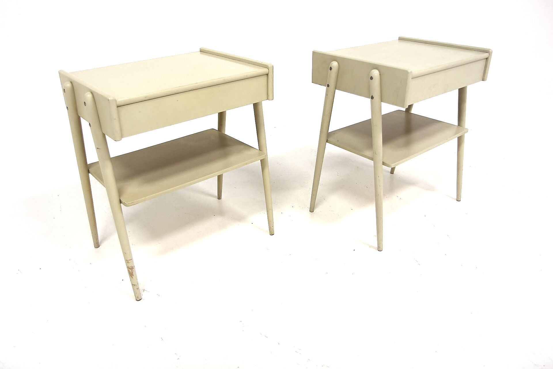 Set of 2 Scandinavian bedside tables in teak, AB Carlströms & Co Möbelfabrik.
