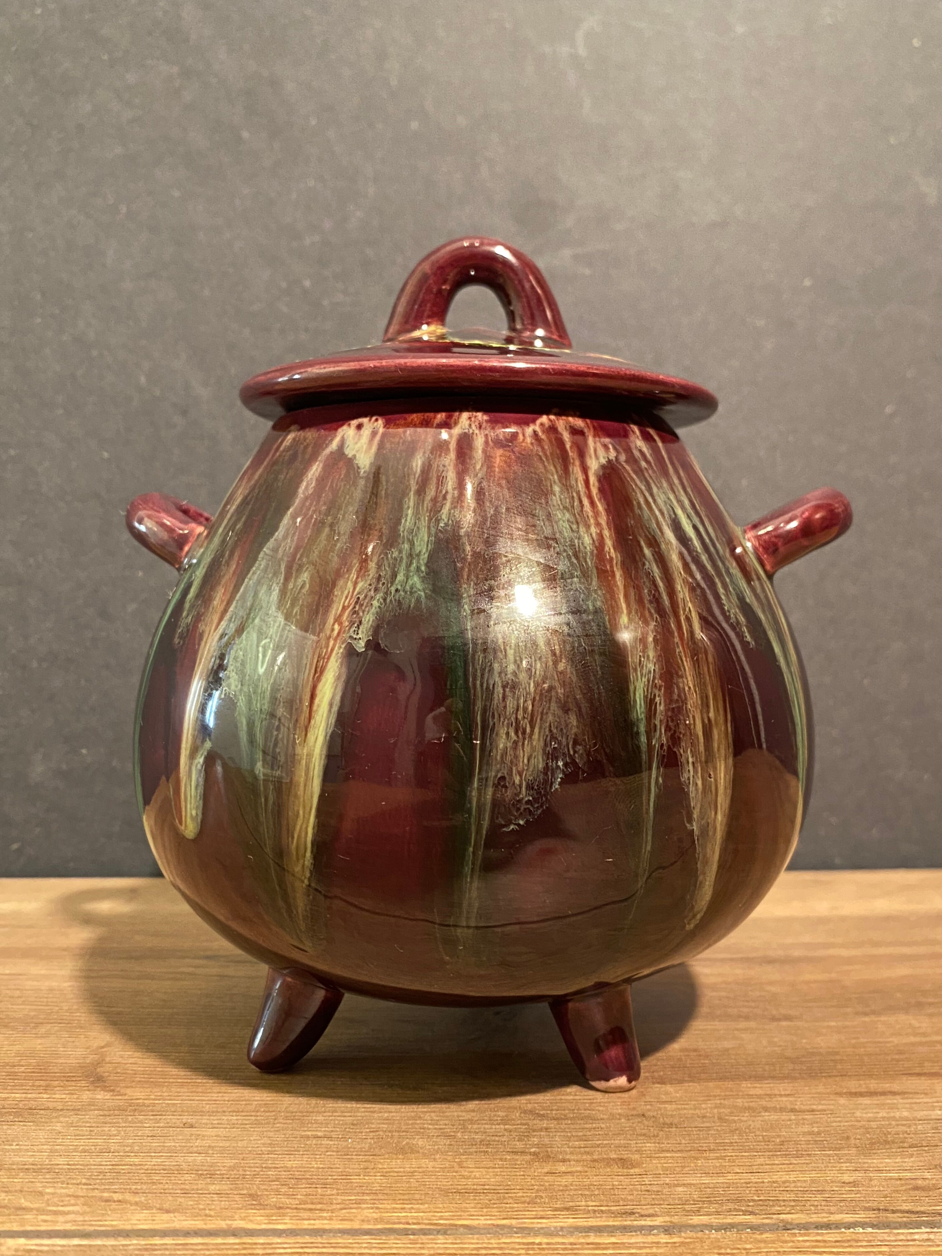 Sugar bowl, candy pot, covered pot in malicorne earthenware signed J. Guet