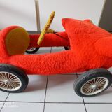Old little toupee pedal car