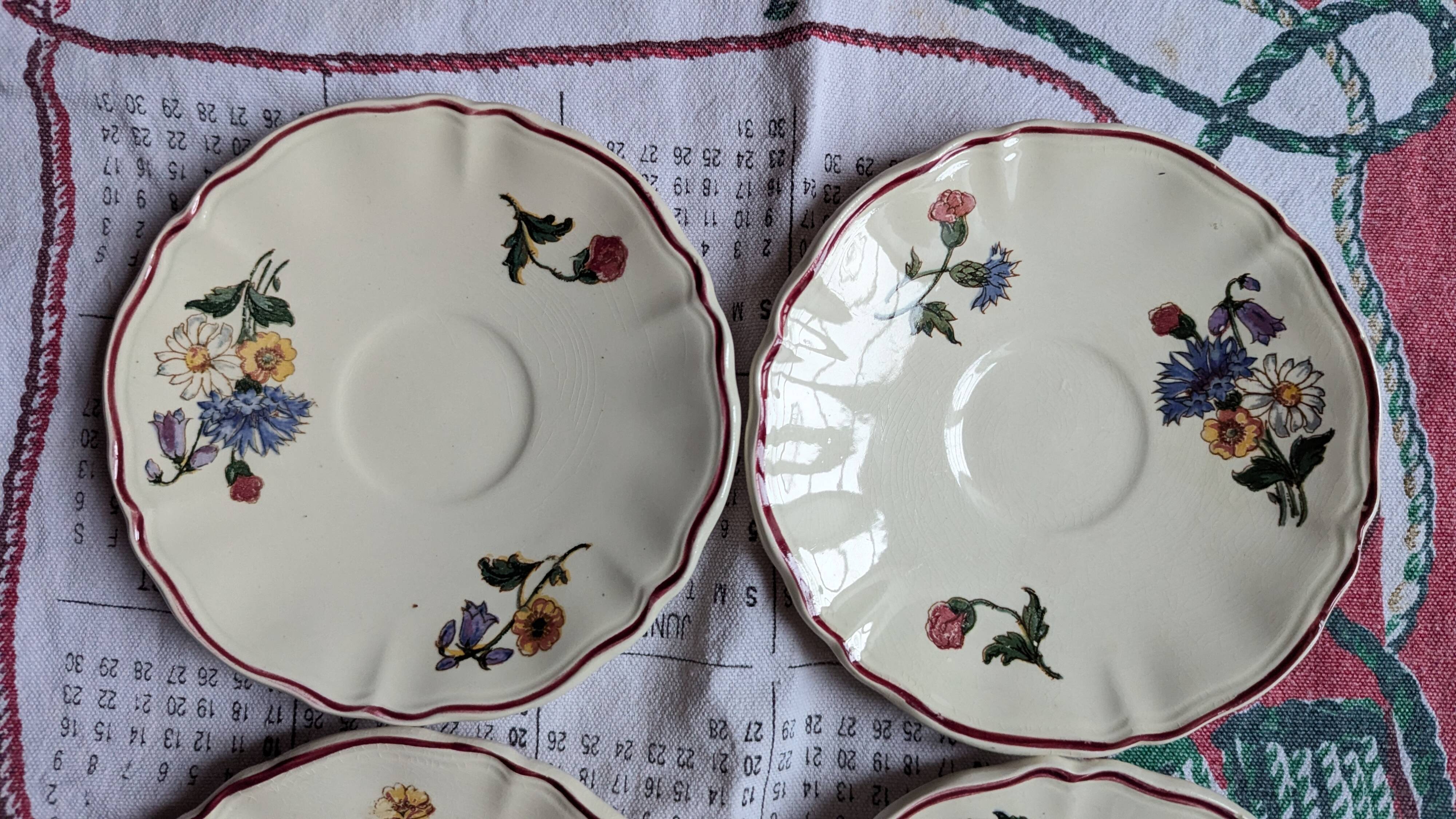 6 flowery bowls