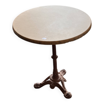 Guéridon pied en fonte et plateau imitant la pierre