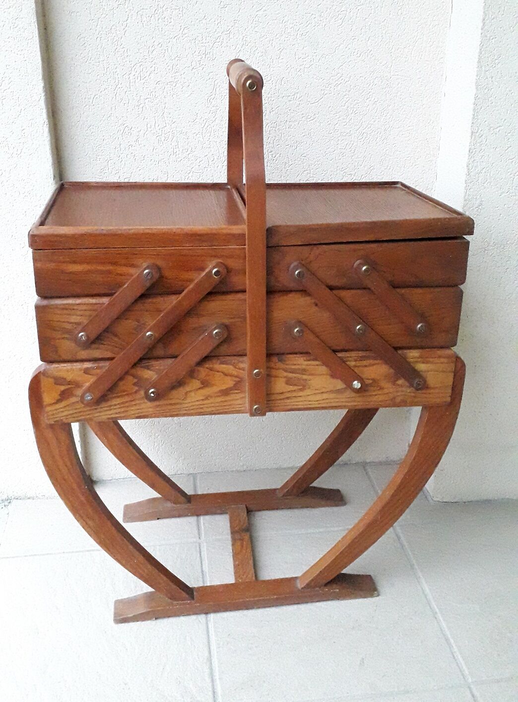Travailleuse en bois